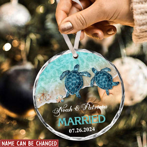 Lovely Beach Gift Sea Turtle Couple - Personalized Glass Ornament